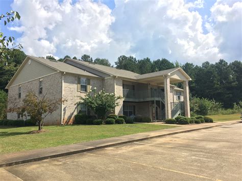 Additional features include hardwood floors, fresh paint, partially fenced back yard, and carport. . Jacksonville alabama apartments